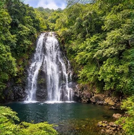 Kepirohi Waterfall in Pohnpei
